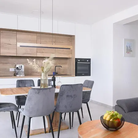 Paradise A&i Διαμέρισμα Τρογκίρ