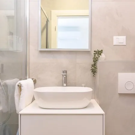 Paradise A&i Τρογκίρ